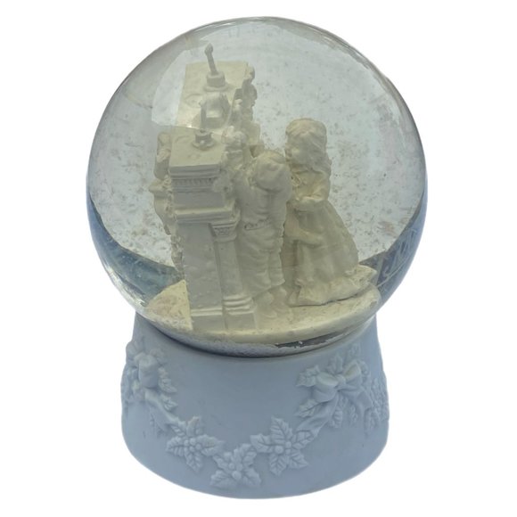 Snow Globe Dept. 56 Music Christmas Themed "Deck the Halls" Vintage - Picture 2 of 12